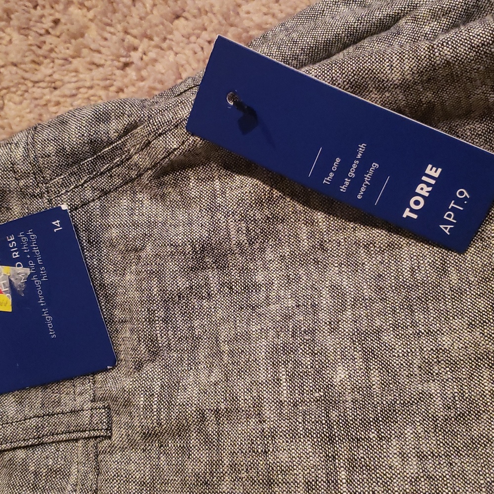 Shorts - Picture 3 of 3